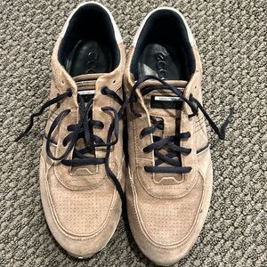 Ecco Sneakers